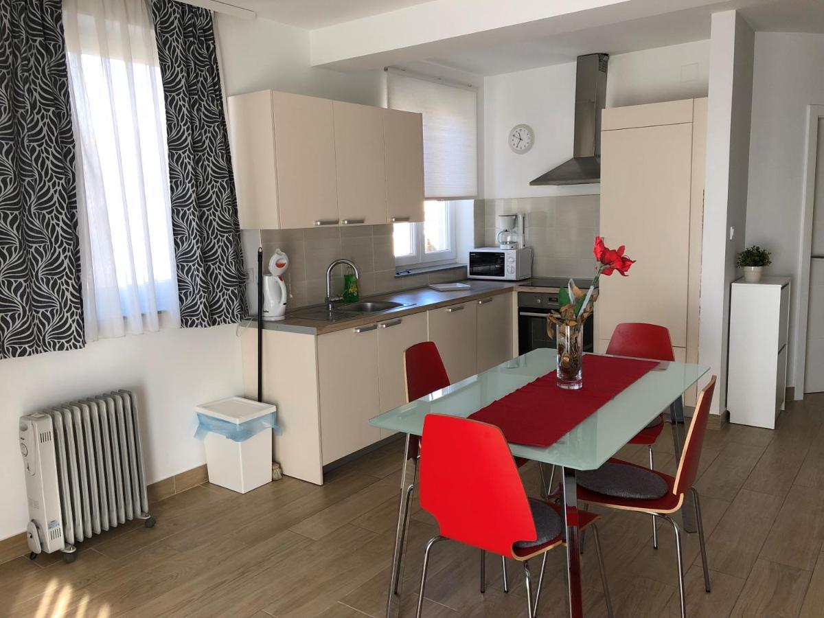 Apartmani I Sobe Ivancic1 ノヴィ・ヴィノドロスキー エクステリア 写真